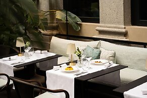 Palazzo Touring Club Milan, A Radisson Collection Hotel