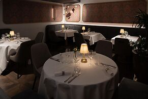 Palazzo Touring Club Milan, A Radisson Collection Hotel