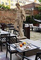Radisson Collection Hotel, Palazzo Nani Venice