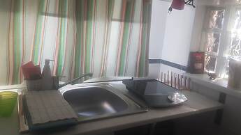 Lovely 2-bed House in Klarici Close to Pula