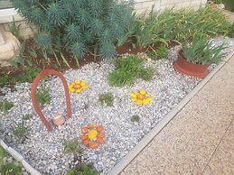 Lovely 2-bed House in Klarici Close to Pula