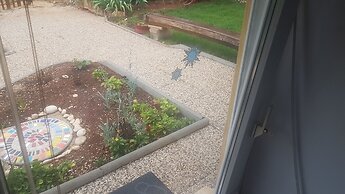 Lovely 2-bed House in Klarici Close to Pula