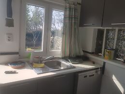 Lovely 2-bed House in Klarici Close to Pula