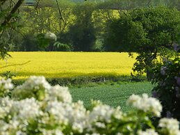 Cosy Glamping 4m Bell Tent in Rural Herefordshire