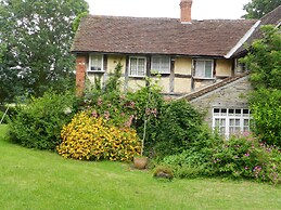 Comfy 4m -bed Bell Tent With Great Views