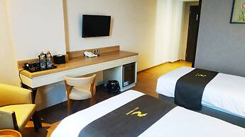 Zenith Premiere Hotel Baubau