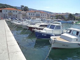 Immaculate 3-bedrooms Apartment in Rab 1-8 Pers