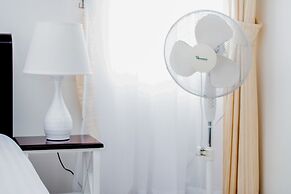 Luxel Suites by Homes by Della