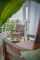 Luxel Suites by Homes by Della