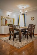 Luxel Suites by Homes by Della