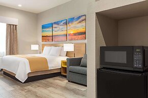 Days Inn & Suites by Wyndham Greater Tomball