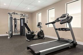 Days Inn & Suites by Wyndham Greater Tomball