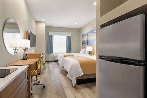 Days Inn & Suites by Wyndham Greater Tomball