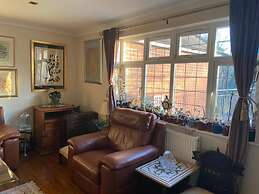 2-bed Apartment in High Wycombe Private Garden