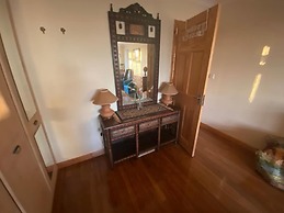 2-bed Apartment in High Wycombe Private Garden