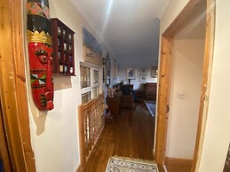 2-bed Apartment in High Wycombe Private Garden