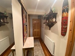 2-bed Apartment in High Wycombe Private Garden