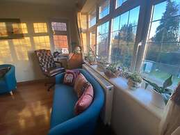 2-bed Apartment in High Wycombe Private Garden