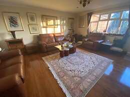 2-bed Apartment in High Wycombe Private Garden