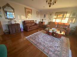 2-bed Apartment in High Wycombe Private Garden