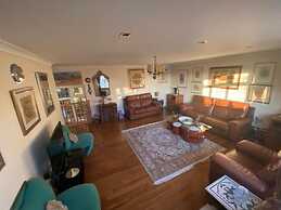 2-bed Apartment in High Wycombe Private Garden