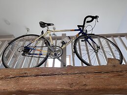 Bike Shed - Beautiful 1-bed Cottage in Shorwell