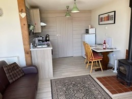Bike Shed - Beautiful 1-bed Cottage in Shorwell