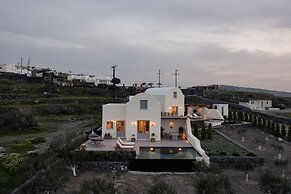 Saint John Oia - Exclusive Private Heated Pool Villas