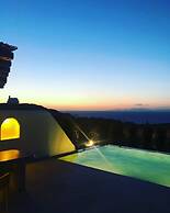 Saint John Oia - Exclusive Private Heated Pool Villas