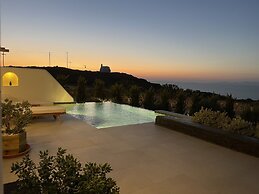 Saint John Oia - Exclusive Private Heated Pool Villas