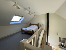 Surf Shack - Impeccable 1-bed Cottage in Shorwell