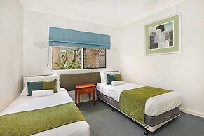 2BR Coolum Beach Rooftop Terrace Spa Tennis Pool