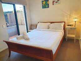 2BR Beautiful River Retreat Pool Wine Gym Netflix