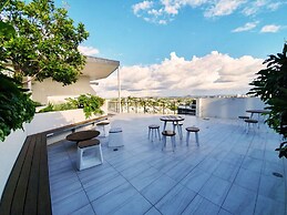 2BR Food Drink Hub Gym Pool Views Roof Terrace