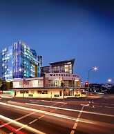 2BR Food Drink Hub Gym Pool Views Roof Terrace