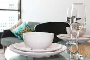 2BR Food Drink Hub Gym Pool Views Roof Terrace