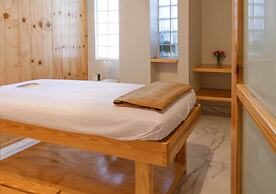 Hotel Plaza by DOT Light