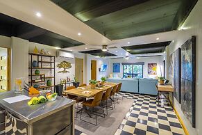 Joint Boutique Hotel