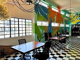 Joint Boutique Hotel