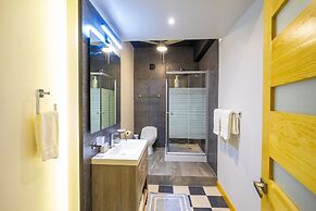 Joint Boutique Hotel