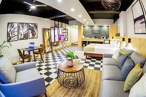 Joint Boutique Hotel