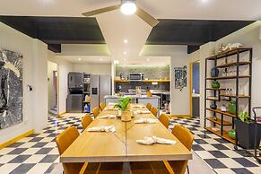 Joint Boutique Hotel