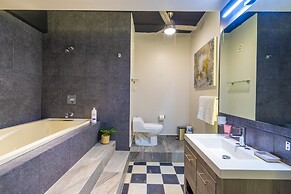 Joint Boutique Hotel