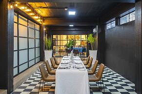 Joint Boutique Hotel