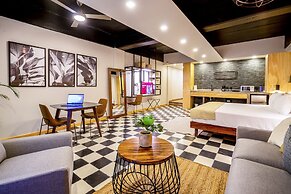 Joint Boutique Hotel