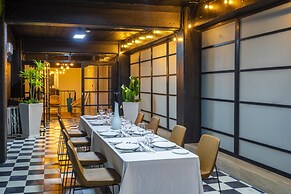 Joint Boutique Hotel