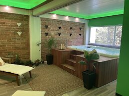 Joint Boutique Hotel