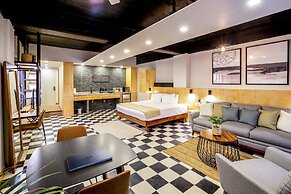 Joint Boutique Hotel