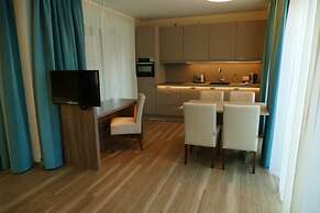 Meyn's Apartments & Hotel