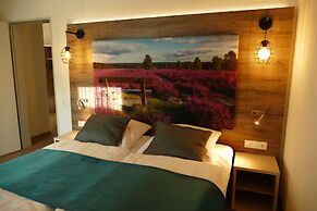 Meyn's Apartments & Hotel